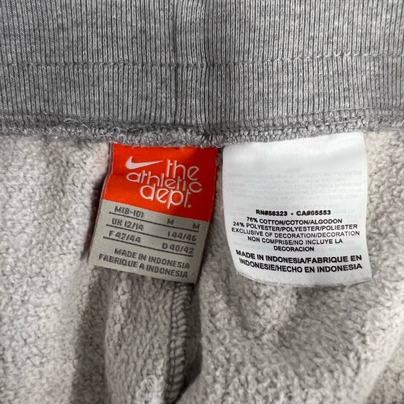 NIKE Women’s Sweatpants - Picture 3 of 4